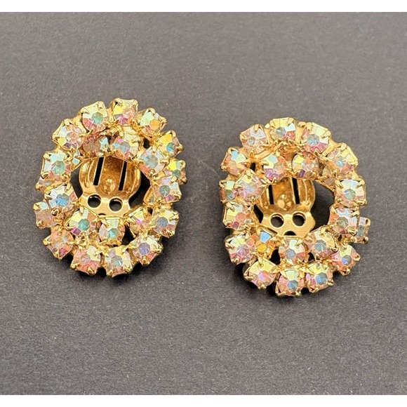 Vintage Layered AB Aurora Borealis Crystal Gold Tone Brooch & Clip Earrings Set - Picture 7 of 11